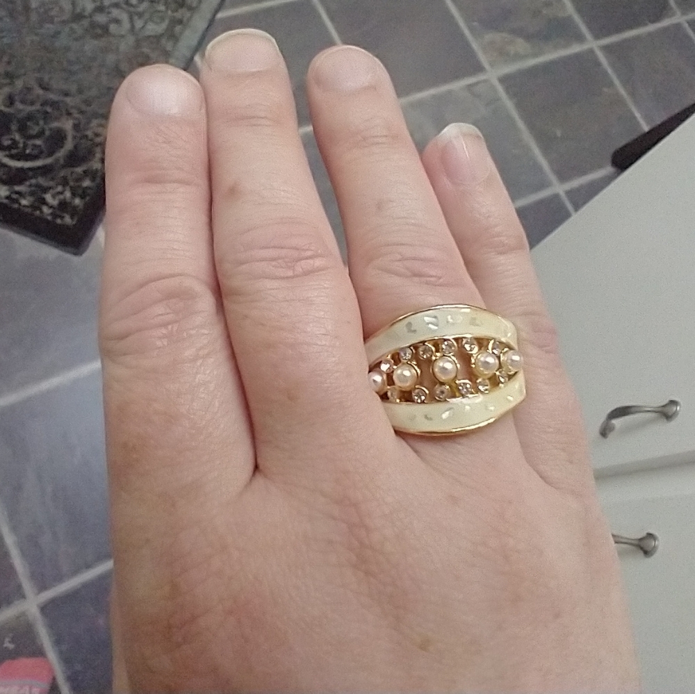 4 Gorgeous Stretch Rings! #R5 - Picture 5 of 10